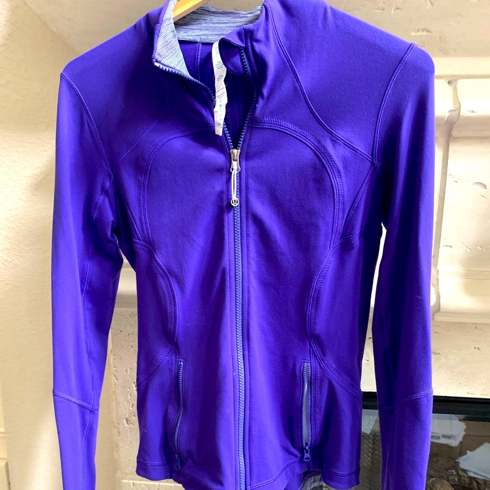 Lululemon purple long sleeve zip up size 6